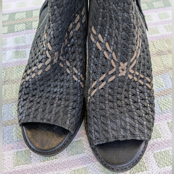 Sam Edelman Women’s Cooper Black Woven Leather Open Toe Bootie Sandal Size 9 M - Picture 6 of 8